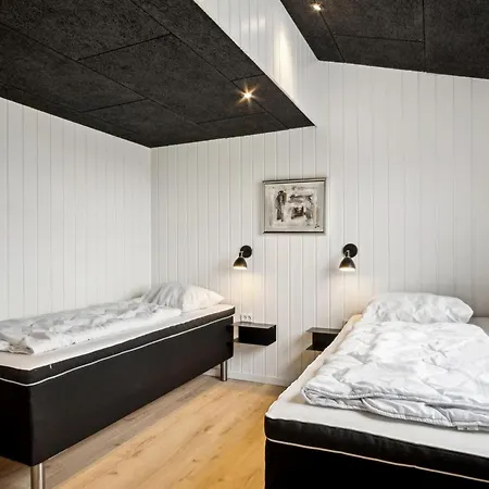 Semesterbostad Jul - 300m From The Sea By Interhome