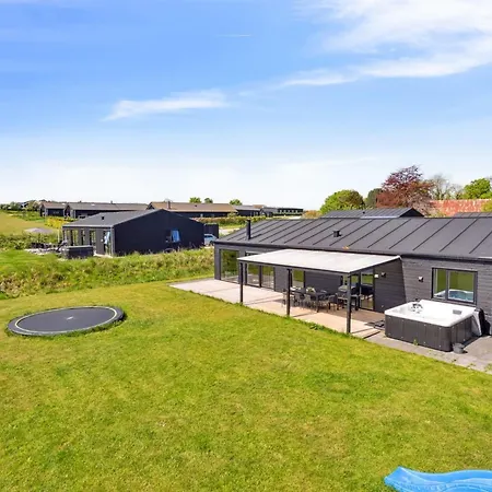 Jul - 300m From The Sea By Interhome