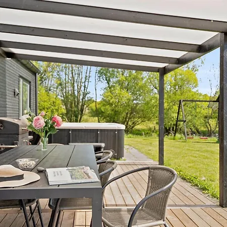 Semesterbostad Jul - 300m From The Sea By Interhome