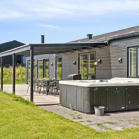 Holiday home Jul - 300m From The Sea By Interhome