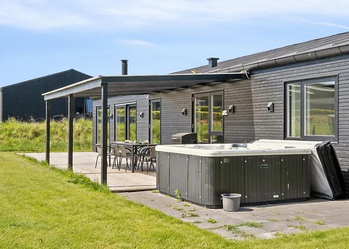 Holiday home Jul - 300m From The Sea By Interhome